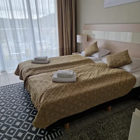 Czarna Gora 33 שייננה