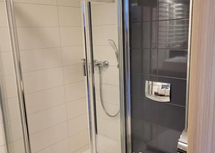 Czarna Gora 33 שייננה